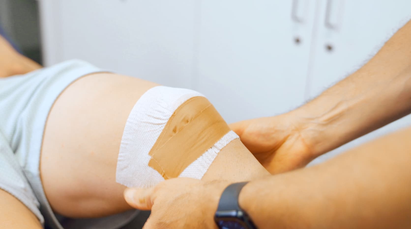 Patella Realignment Taping – Lateral Shift & Rotation Correction - GoLevita